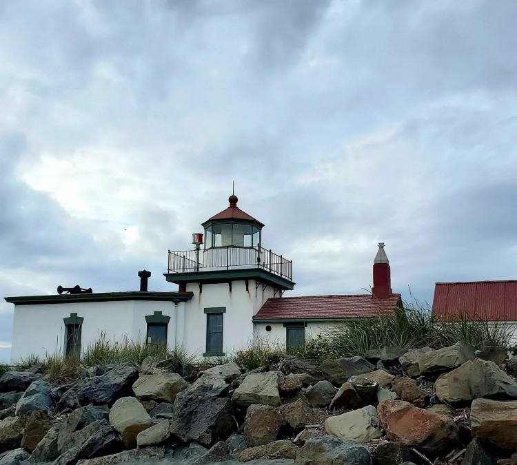west-point-lighthouse-beach-photo